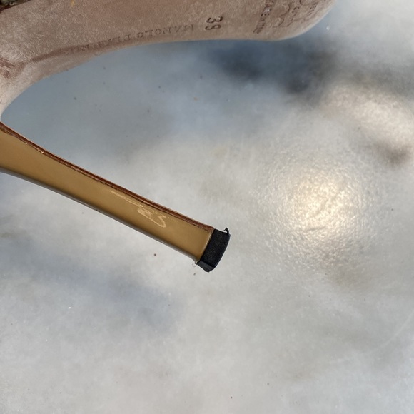 Manolo Blahnik patent leather heels - Picture 6 of 14